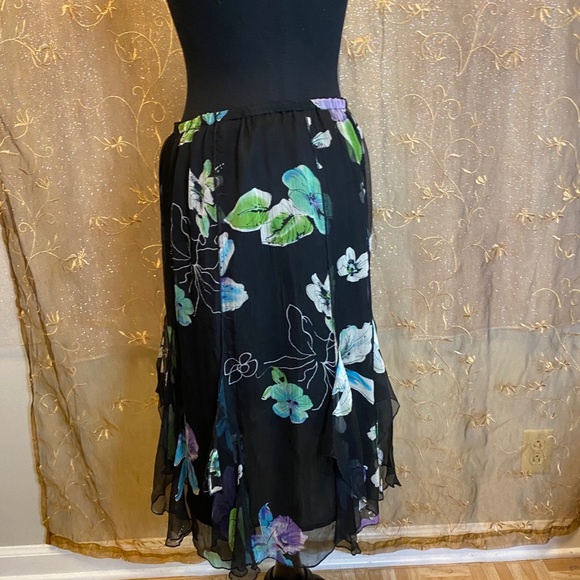 M Medium Vintage 100% Silk Floral Skirt - Picture 3 of 7